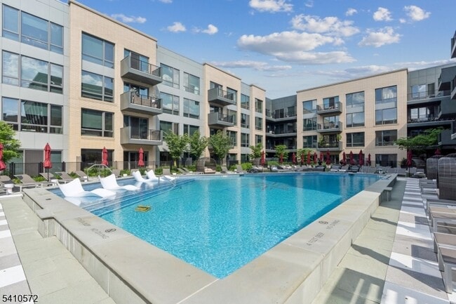 Building Photo - 4 Sadie Cir