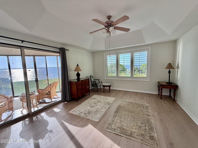 Building Photo - 2099 Winterbourne N