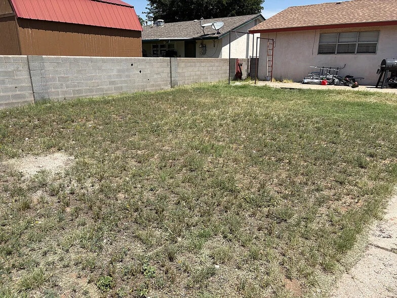 Building Photo - 709 W Iron Ave