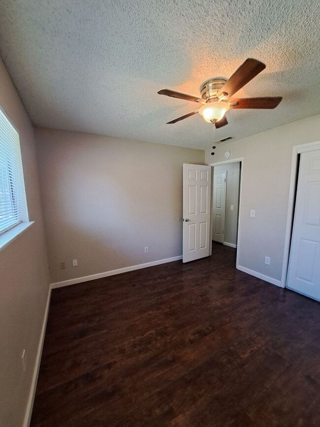 Building Photo - Stunning 4-Bedroom Kerman Home with Swimming Pool Available Soon!