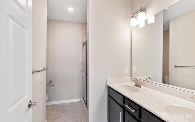 Building Photo - 944 Halifax Pl