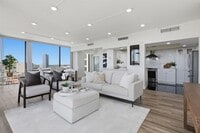 Building Photo - 15 Greenway Plz