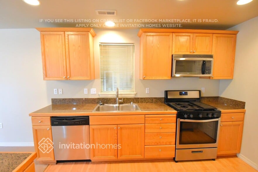 Building Photo - 3381 S 283rd Ln