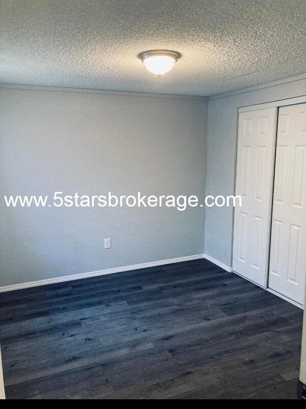 Building Photo - 5024 Emerson Ave S