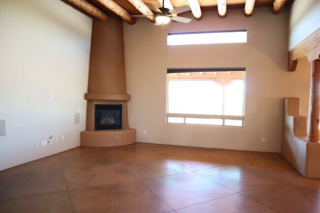 Building Photo - Your own resort! Elegant, Exclusive & Exquisite.