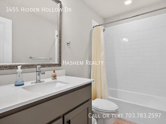 Building Photo - 3455 Hidden Holw Dr
