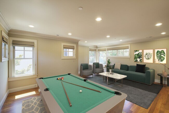 Building Photo - 4Bd+Den/4.5Ba Clyde Hill House
