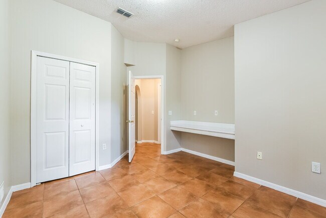 Building Photo - 3525 Stonefield Dr