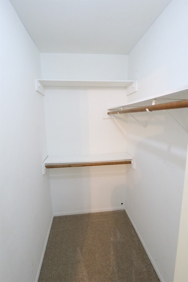 Building Photo - 5331 Inwood Dr