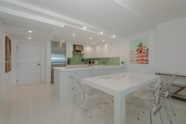 Building Photo - 2301 Collins Ave