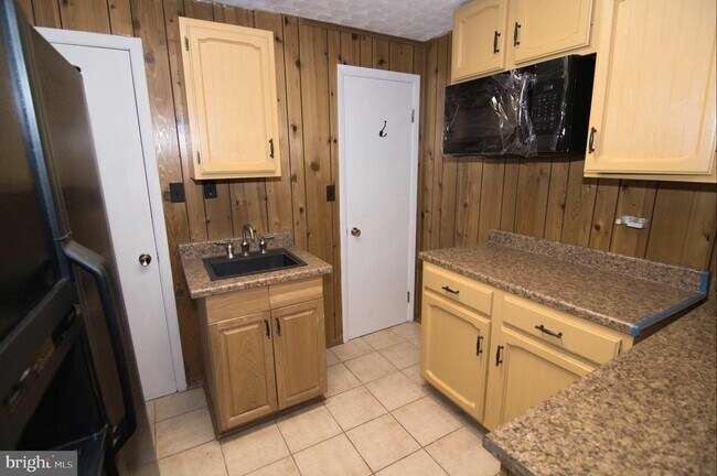 Building Photo - 222 Apple Blossom Ct