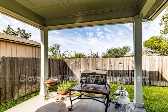 Building Photo - 4112 Cherry Tree Dr