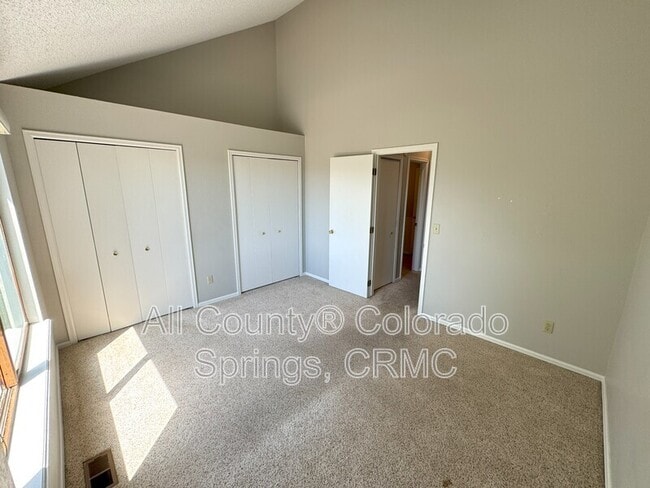Building Photo - 2027 Bristlecone Dr