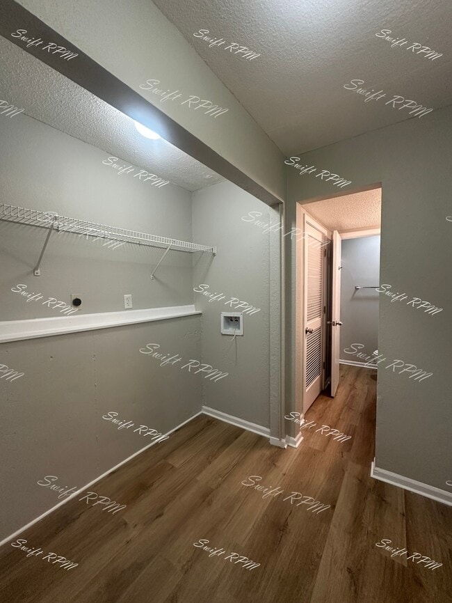 Building Photo - 8957 Hauser St