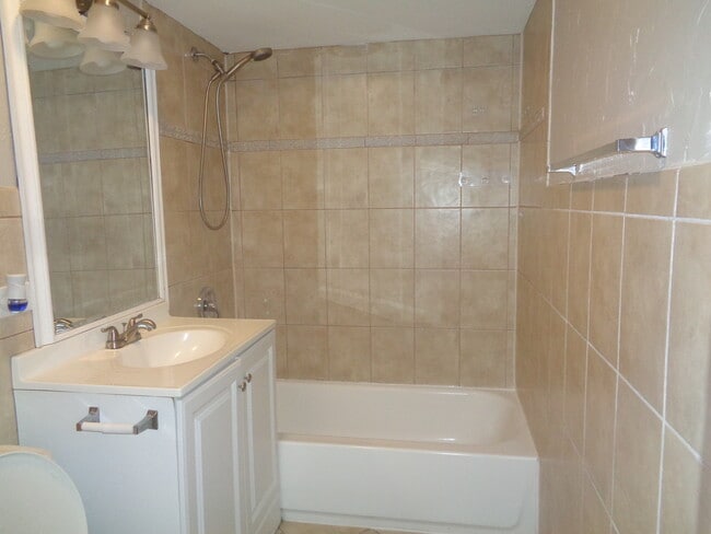 Building Photo - 8550 103rd Terrace