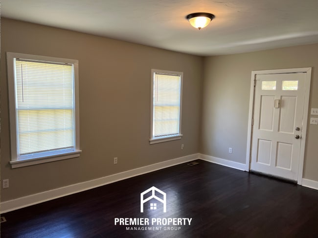 Building Photo - Spacious 4BR/2BA Decatur Home | Hardwood Floors & Expansive Fenced Yard