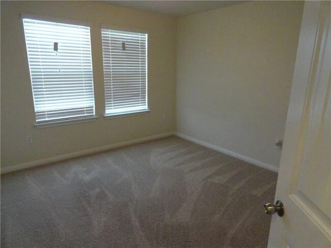 Building Photo - 507 N Heatherwilde Blvd