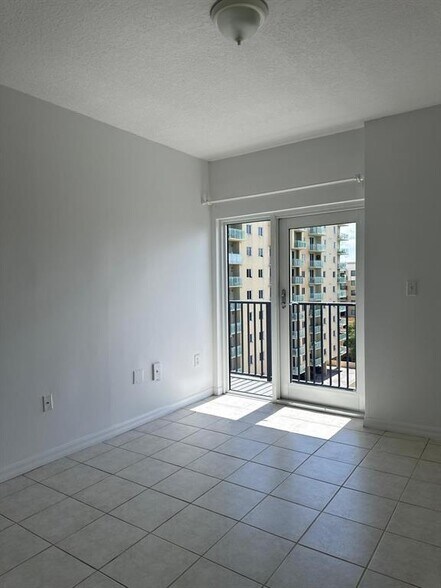 Building Photo - 3410 Coral Way