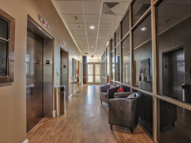 Building Photo - 215 W College Ave