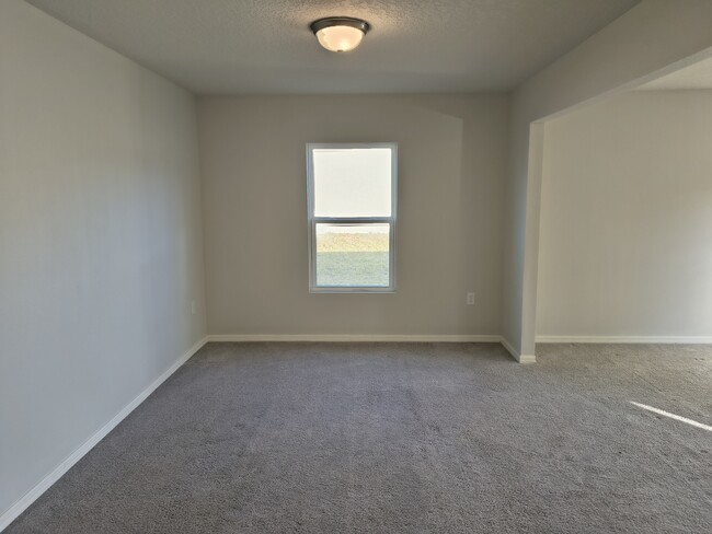 Building Photo - 275 Hyacinth Ct