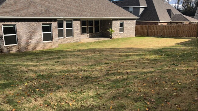 Building Photo - 750 Hawthorn Way