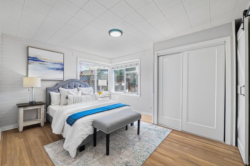 Building Photo - 102 Olive St