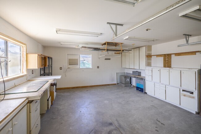 Building Photo - 25361 De Waide Ave