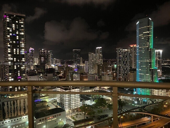 Building Photo - 350 S Miami Ave