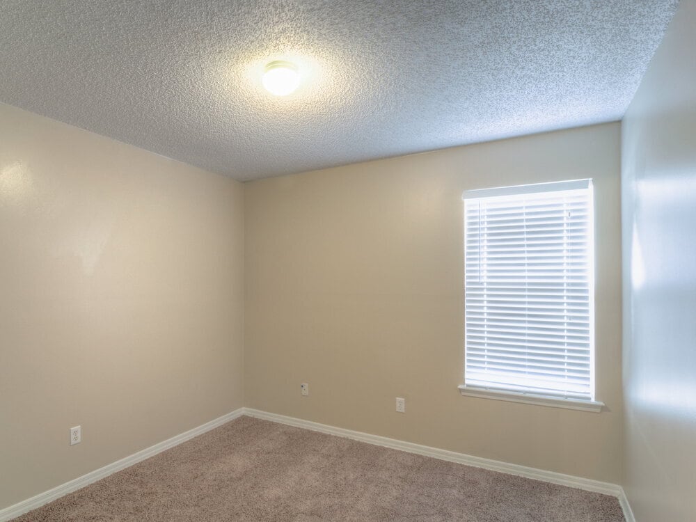Building Photo - 1723 Ashwood Cir