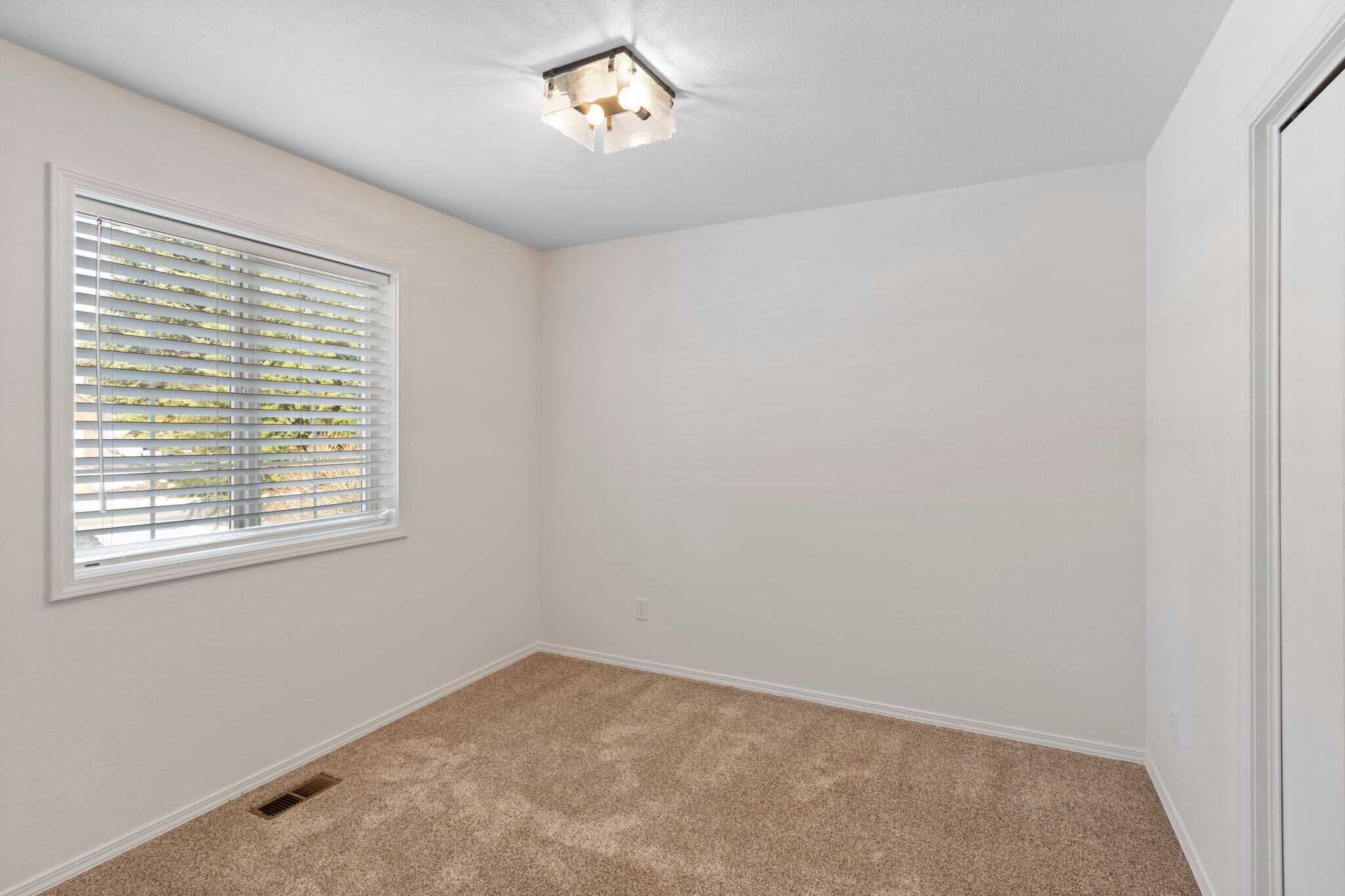 Building Photo - 8290 N Uplands Dr