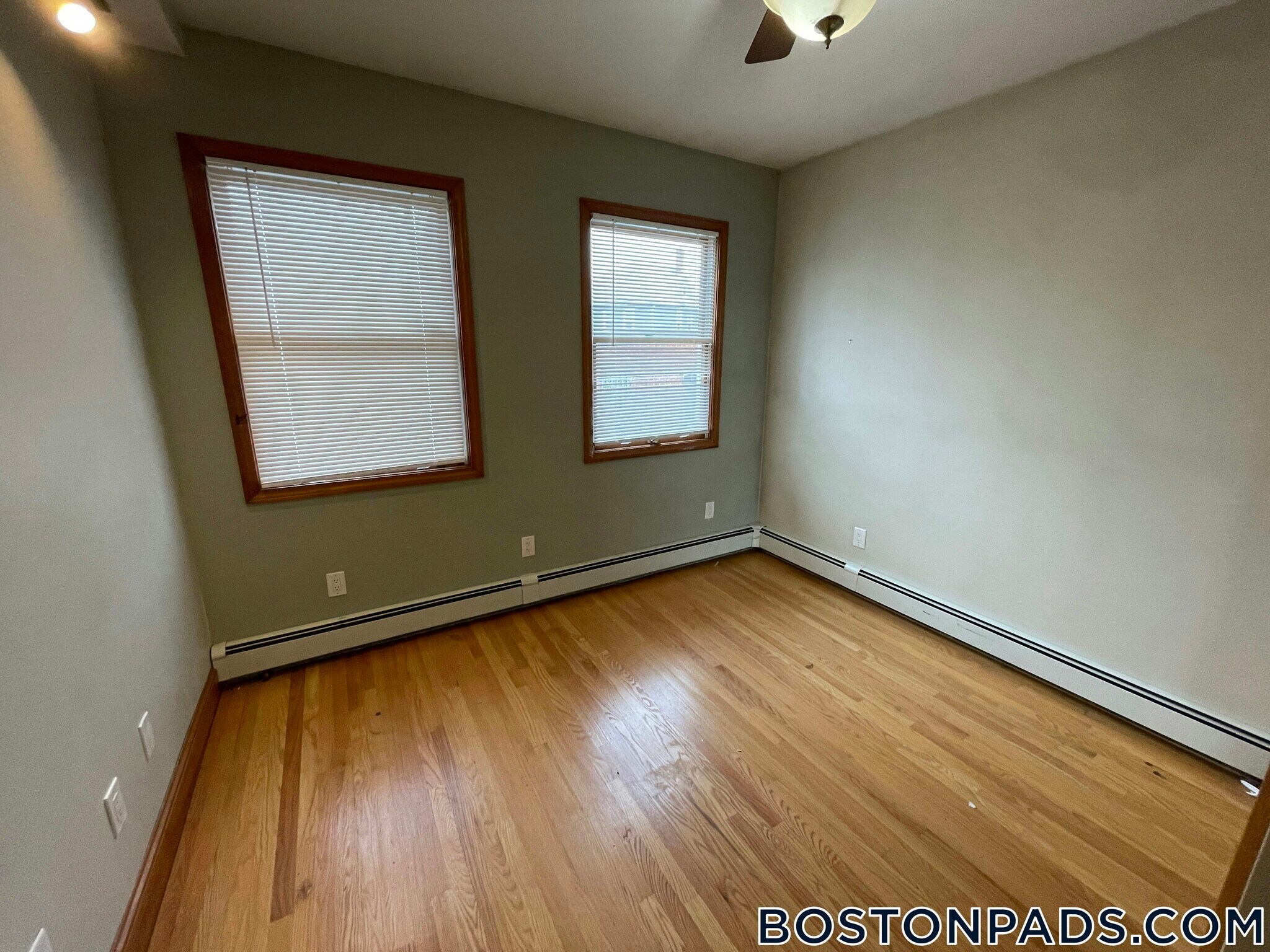 Building Photo - 77 Easton St