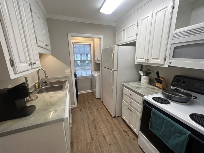 Building Photo - 33 Old Clayton Ct