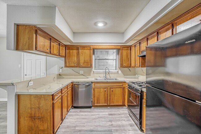 Building Photo - 18742 Glen Briar Ln