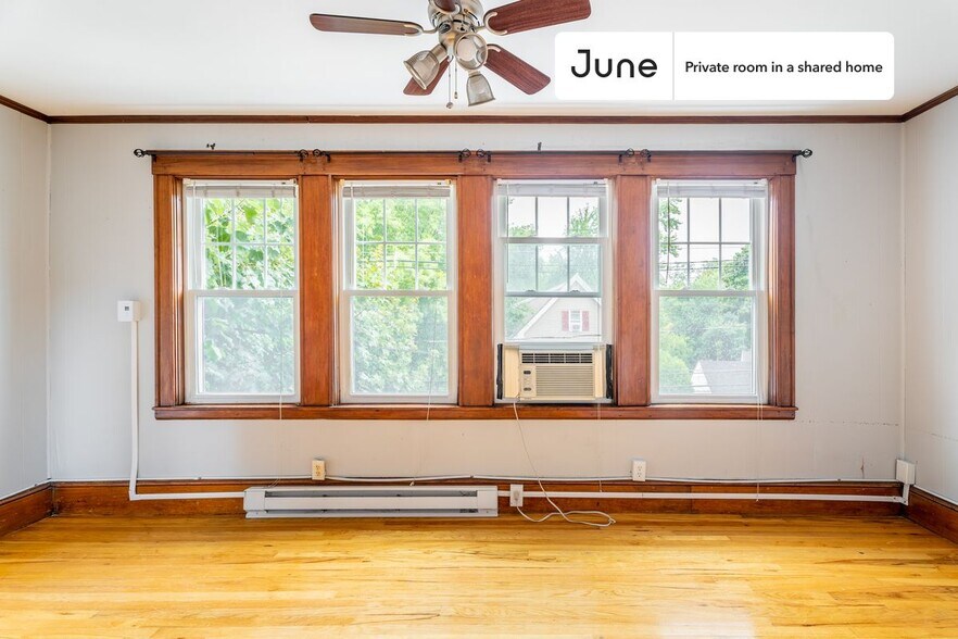 Building Photo - Room in Shared 4 bed/1.5 bath home