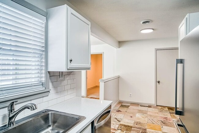 Building Photo - 2423 S 51st Ct