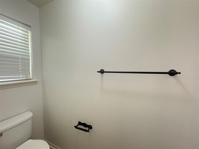 Building Photo - 210 Rolling Plains Dr