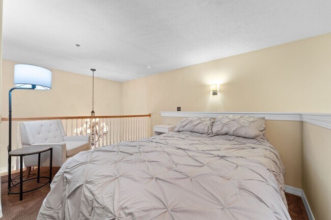 Building Photo - Unfurnished or Furnished 2 bedroom 2 bath Condo/Apartment in a Gated Community,  Blue Eye, MO,  N...
