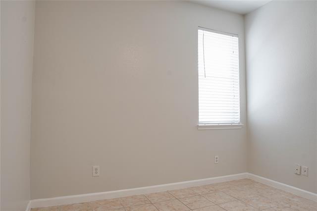 Building Photo - 7108 Park Creek Cir W