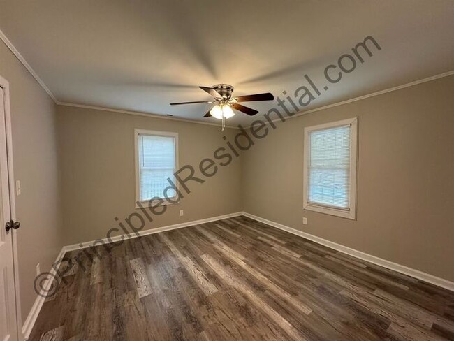 Building Photo - 2 bedroom 1 bath home in Lincolnton!