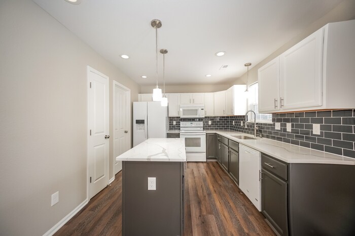 Building Photo - 6314 Whitaker Farms Dr
