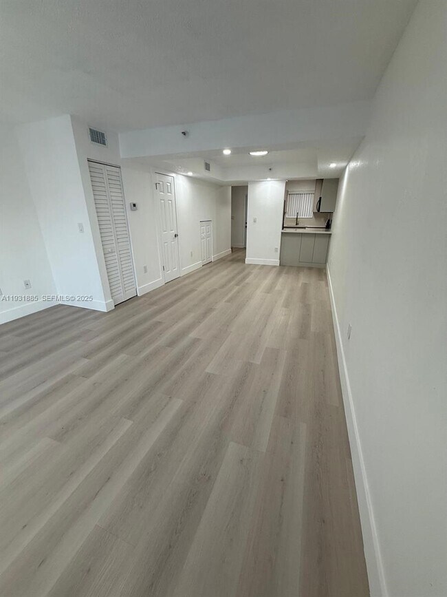 Building Photo - 7835 W 30th Ct