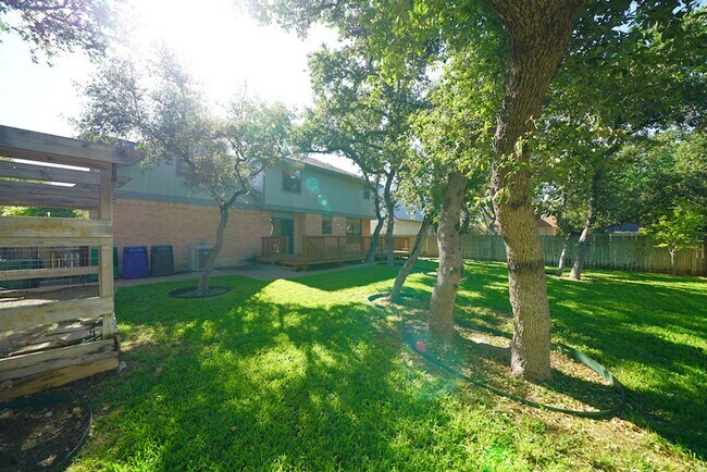 Building Photo - 7315 Park W Dr