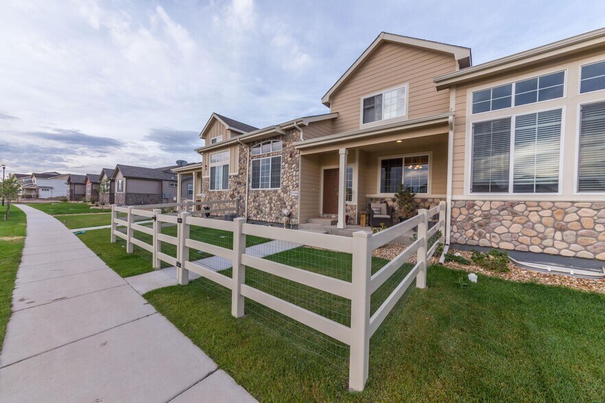 Building Photo - 2786 Exmoor Ln