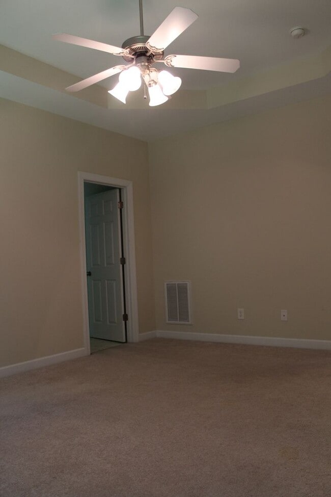 Building Photo - Dogwood Estates