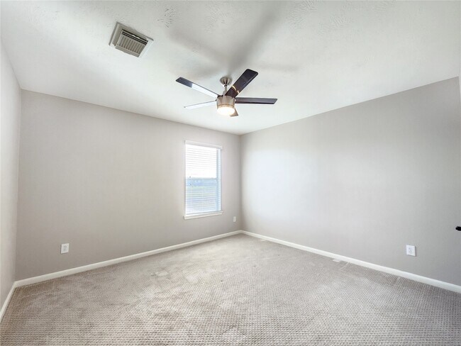 Building Photo - 21827 Sierra Long Dr