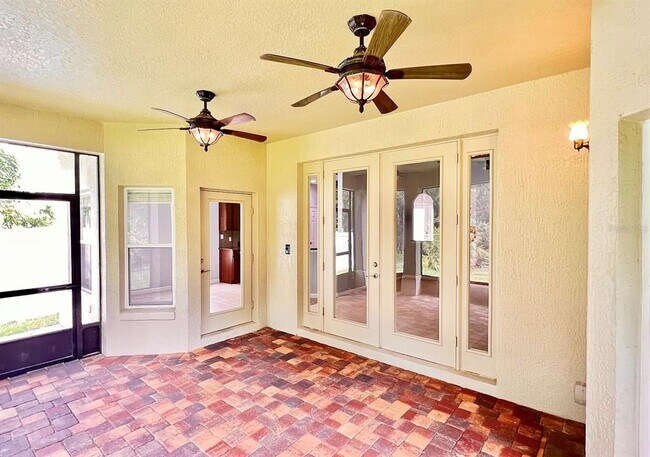 Building Photo - 10319 Willow Ridge Loop