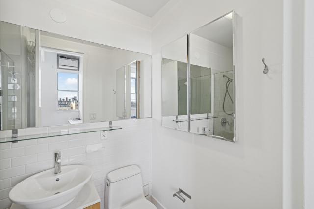 Building Photo - 2 bedroom in New York NY 11205