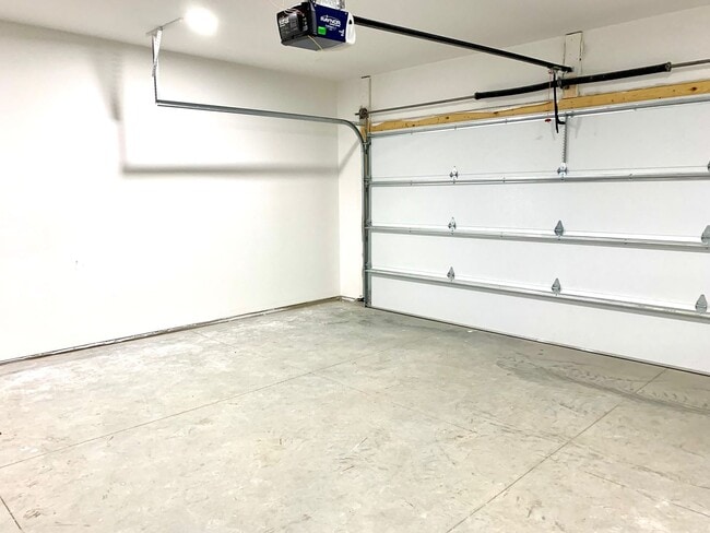 Building Photo - 100 Everglades Trl