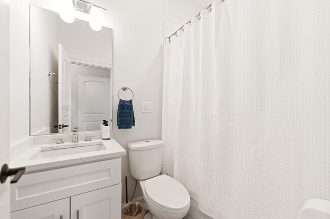 Building Photo - 840 W Erie St