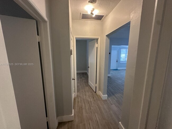 Building Photo - 209 SW 5th St